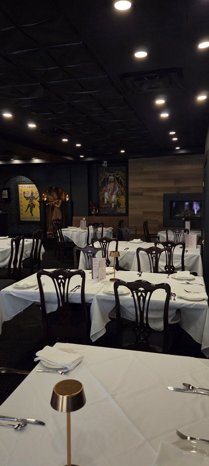 Dining room at India Gate Restaurant